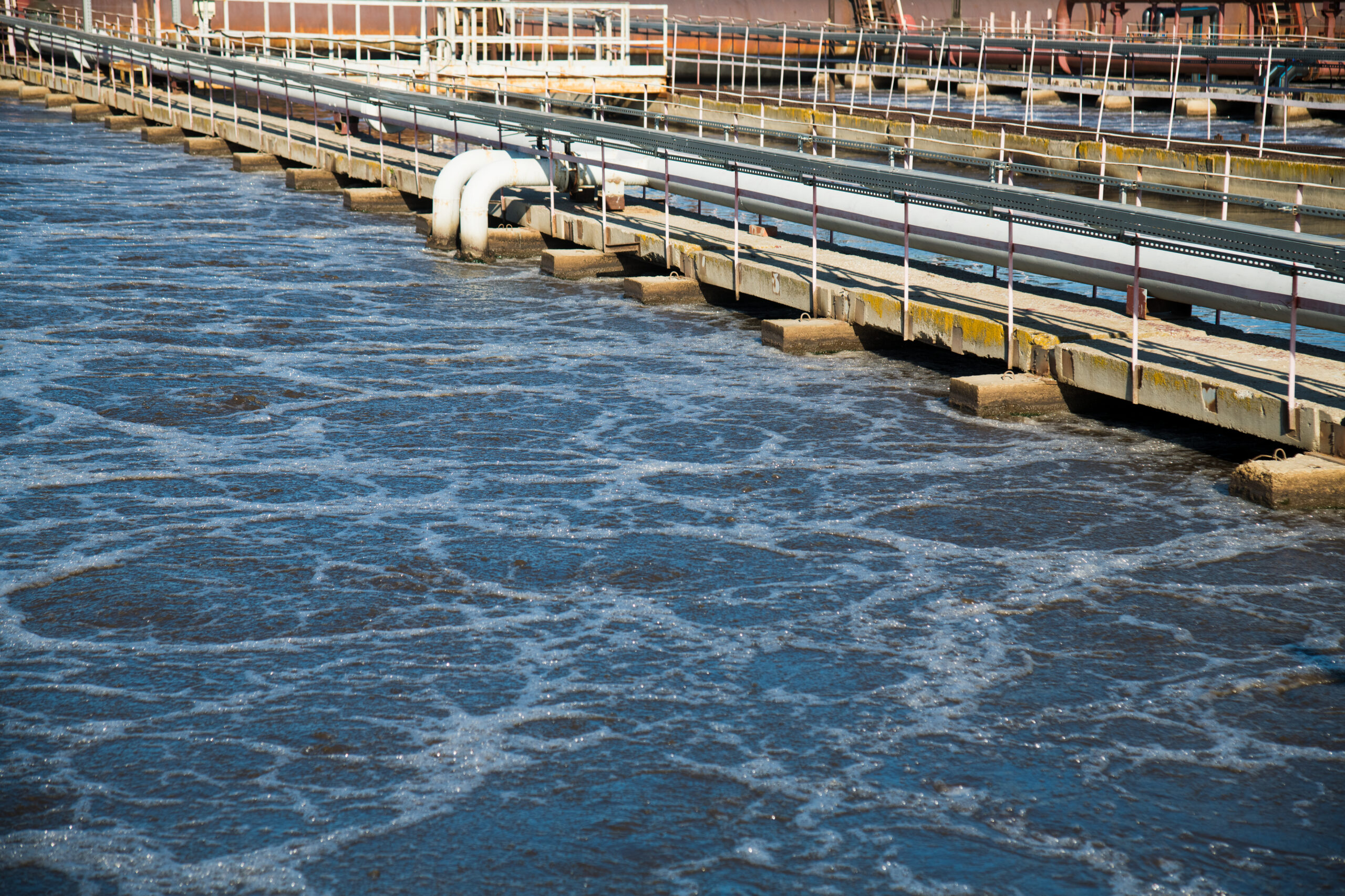 Piscina de aeração de estação de tratamento de efluentes industriais — outorga de recursos hídricos DAEE SP