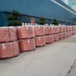 Bobinas de vergalhão de cobre eletrolítico produzidas em fábrica de cabos e fios elétricos