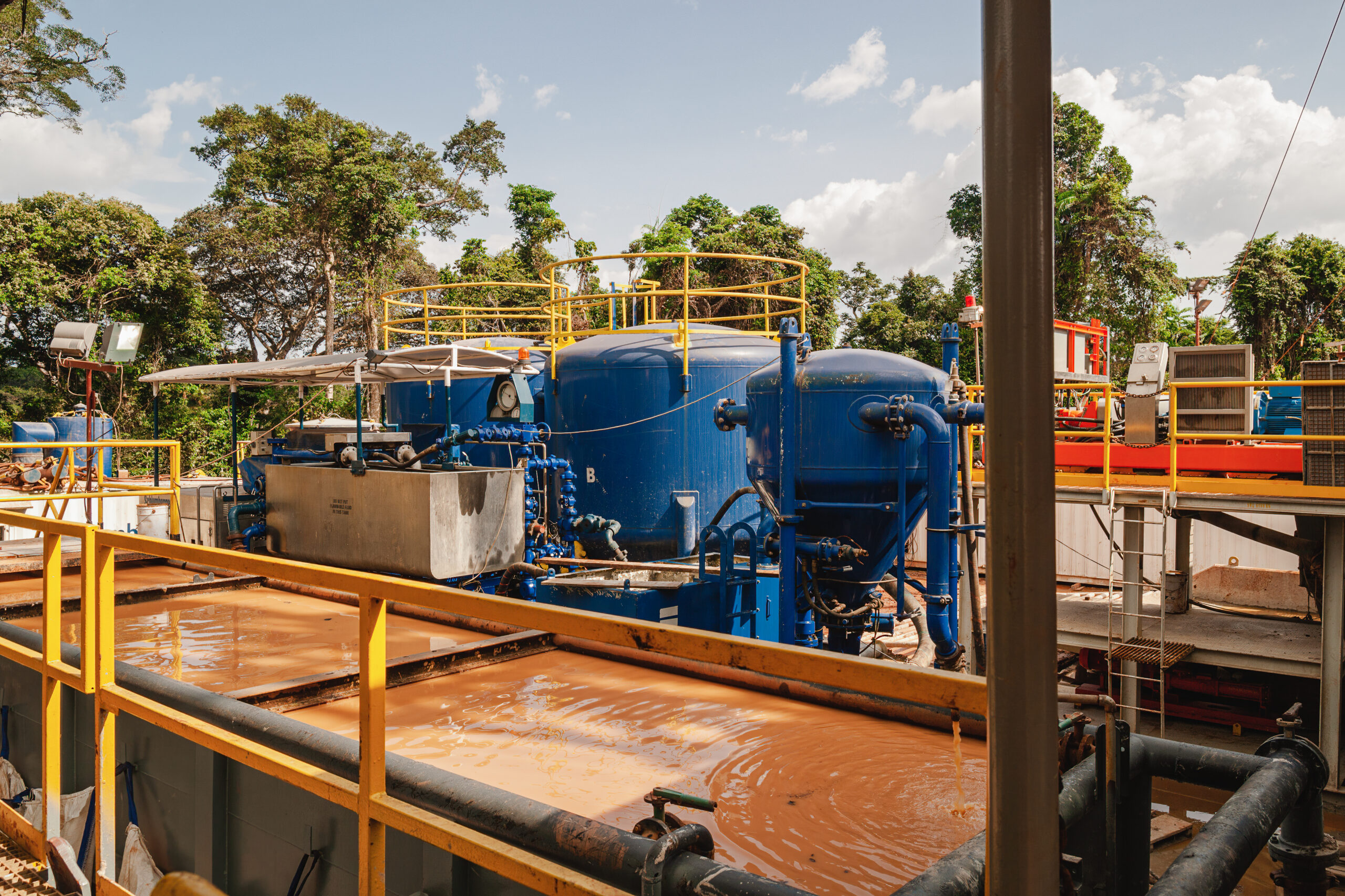 Lama de SAO industrial: caixa separadora água-óleo e protocolo Seven